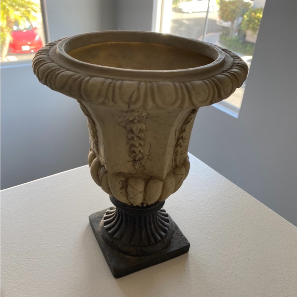 two vases - Picture 3 of 3